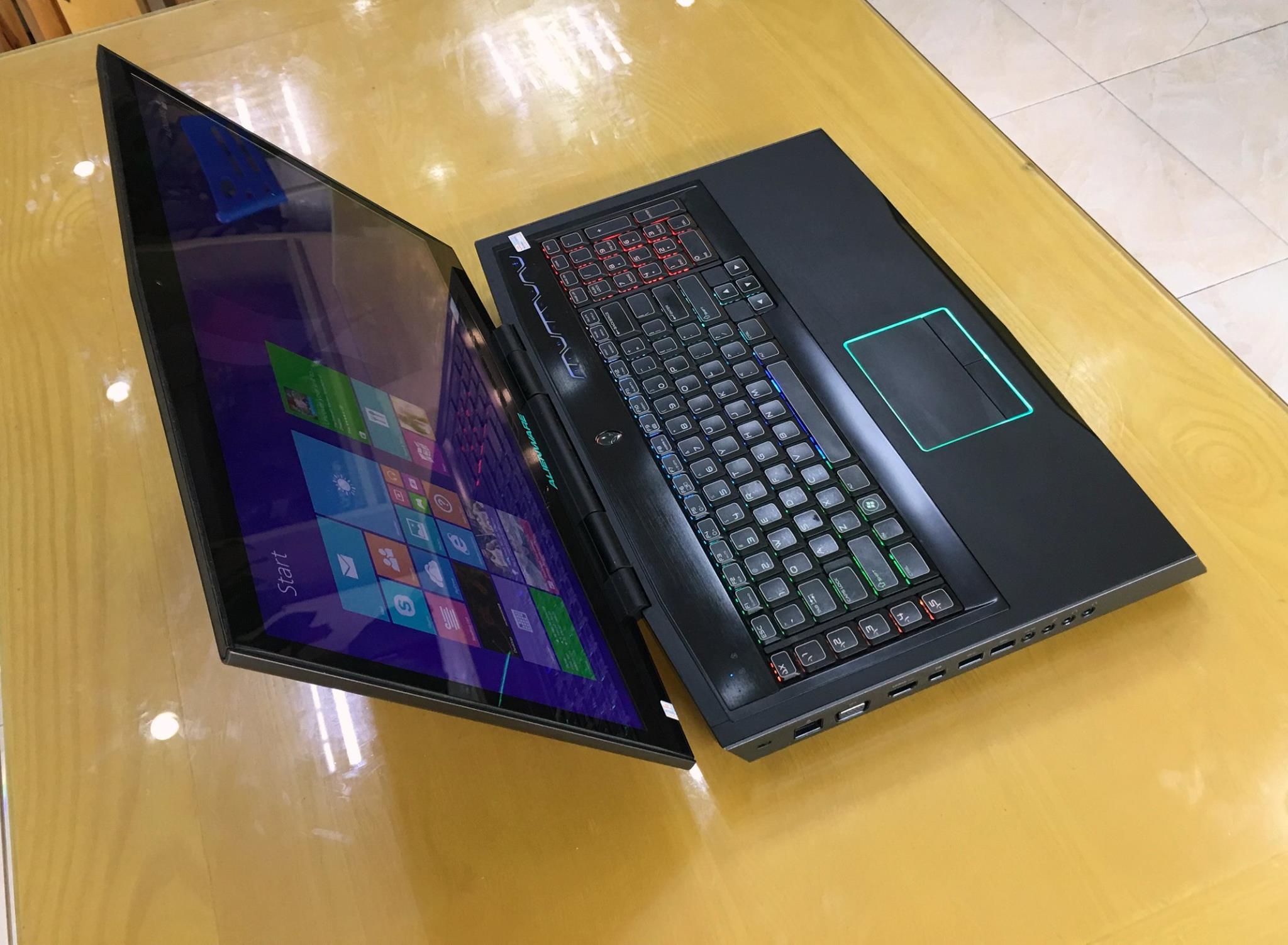 Laptop Dell Alienware M18X R1-7.jpg